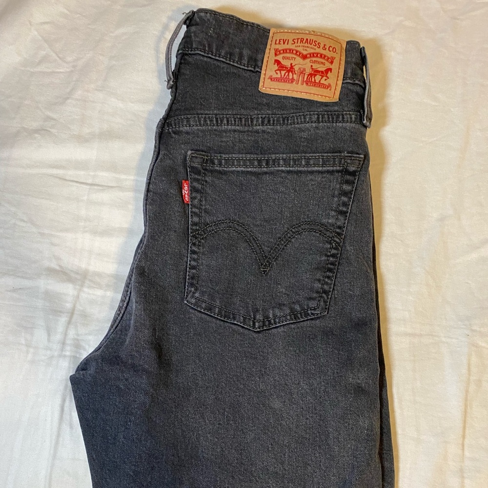 Women | Levis high-rise cropped jeans | sz 27 | Grey